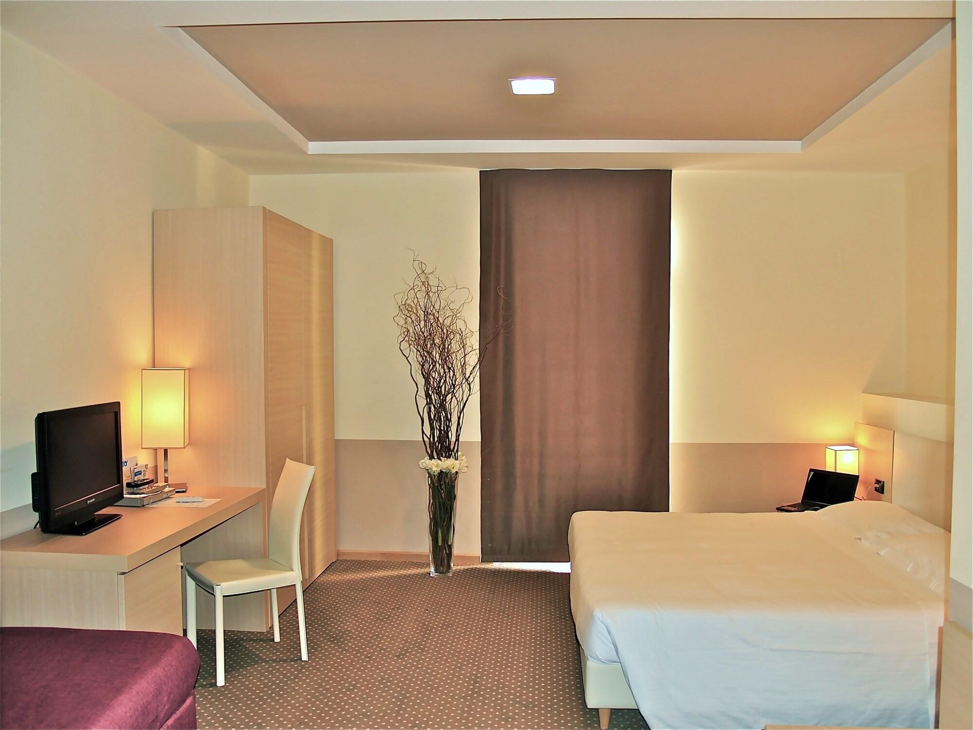 Domus Park & Hotel